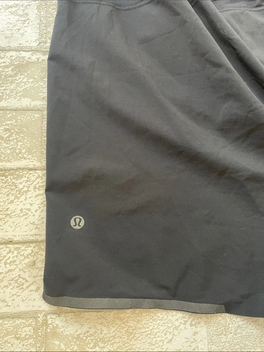 Lululemon black surge shorts xxl - Picture 7 of 8
